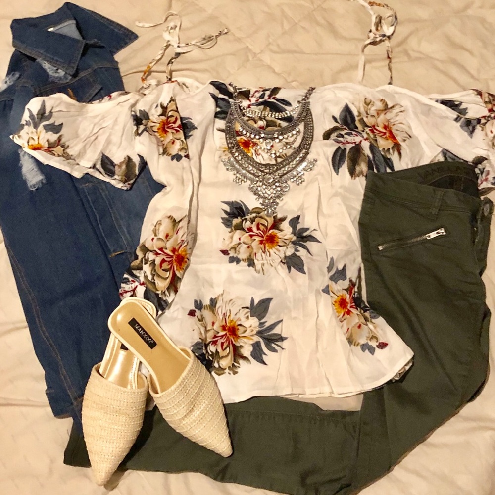 NWT Floral Blouse - Picture 4 of 8